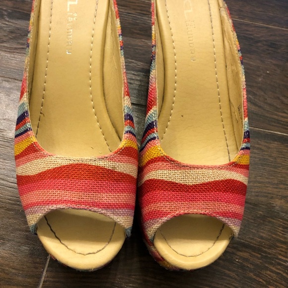 Chinese Laundry multicolor sandals size 7.5 GUC - Picture 6 of 6